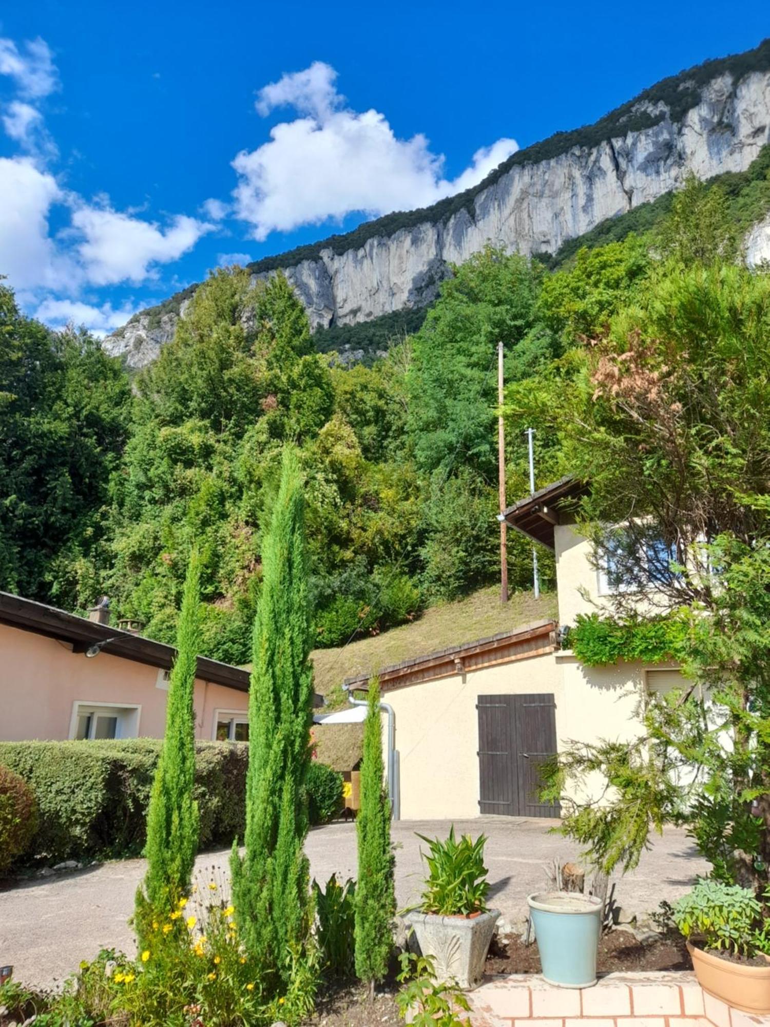 Lacustra Chindrieux Exterior foto